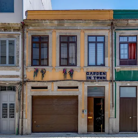 Hostal Garden In Town